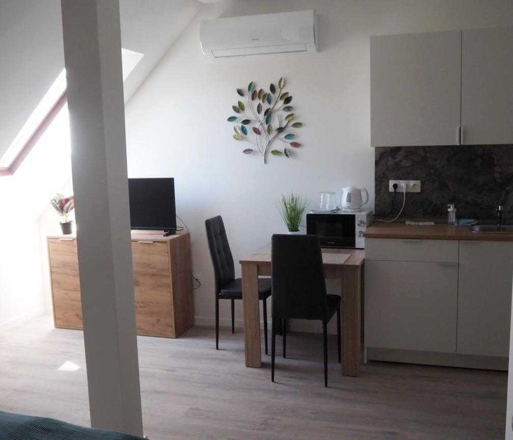 Appartement Szent Benedek Apartman à Fot Extérieur photo